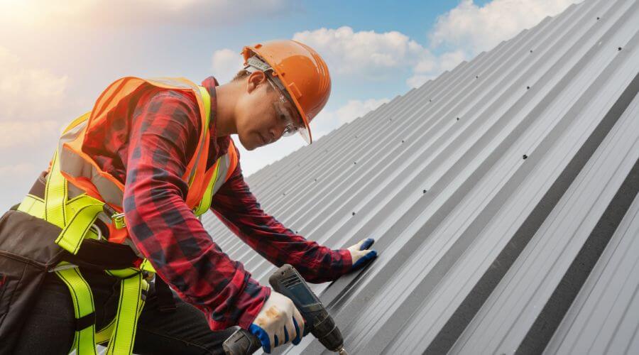 Professional gutter cleaning in Elliston, VA